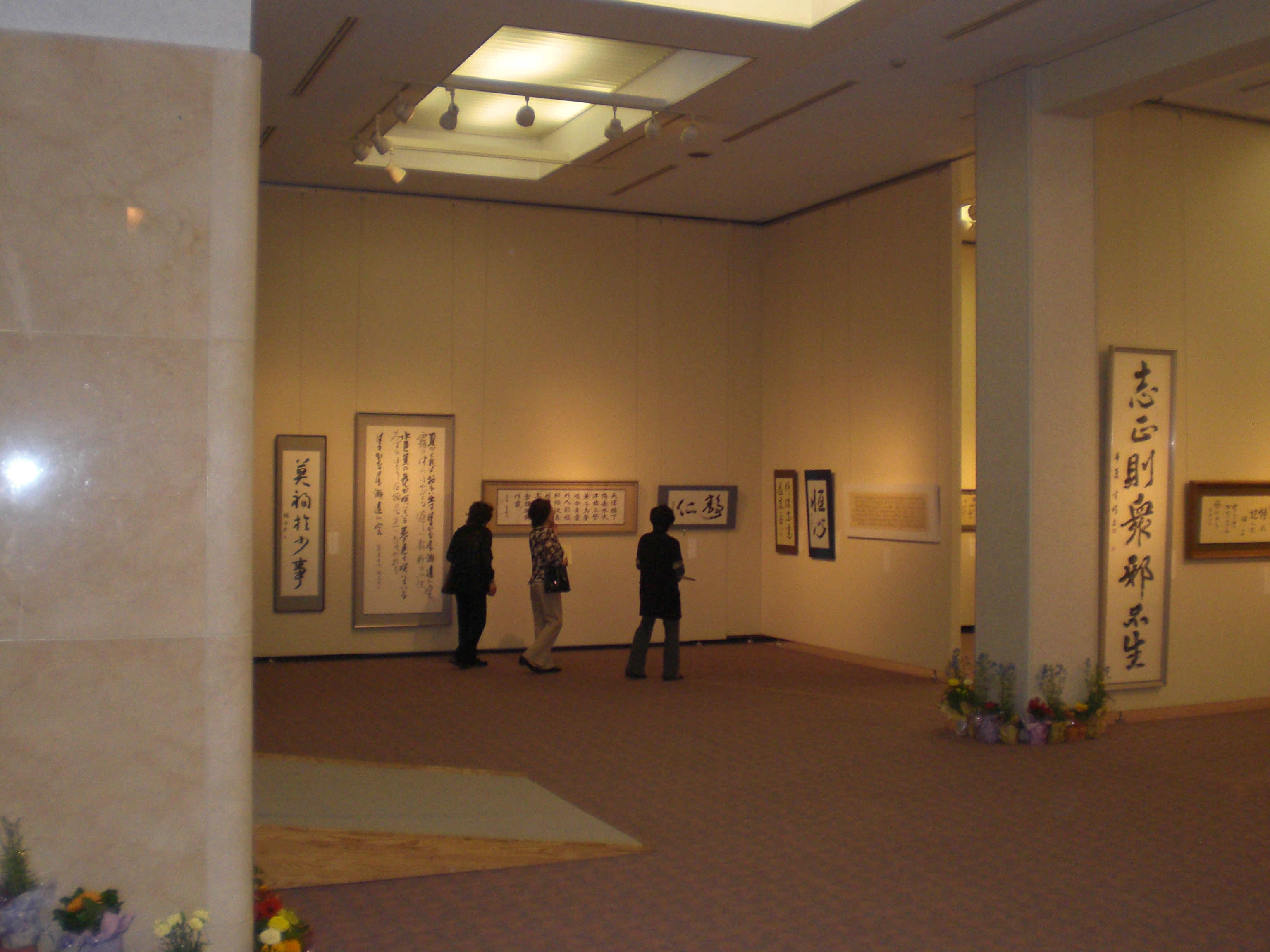 �n������